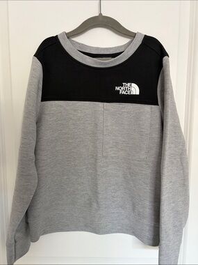 North Face Crewneck Sweatshirt Black and Grey Boys Size Small (7/8)